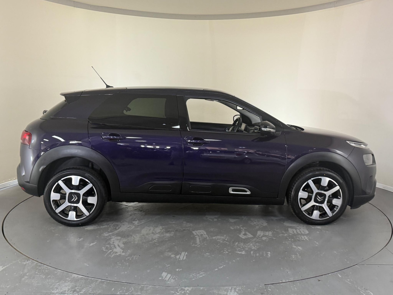 Used Citroen C4 Cactus 2018 for sale - 76408532: Photo 8