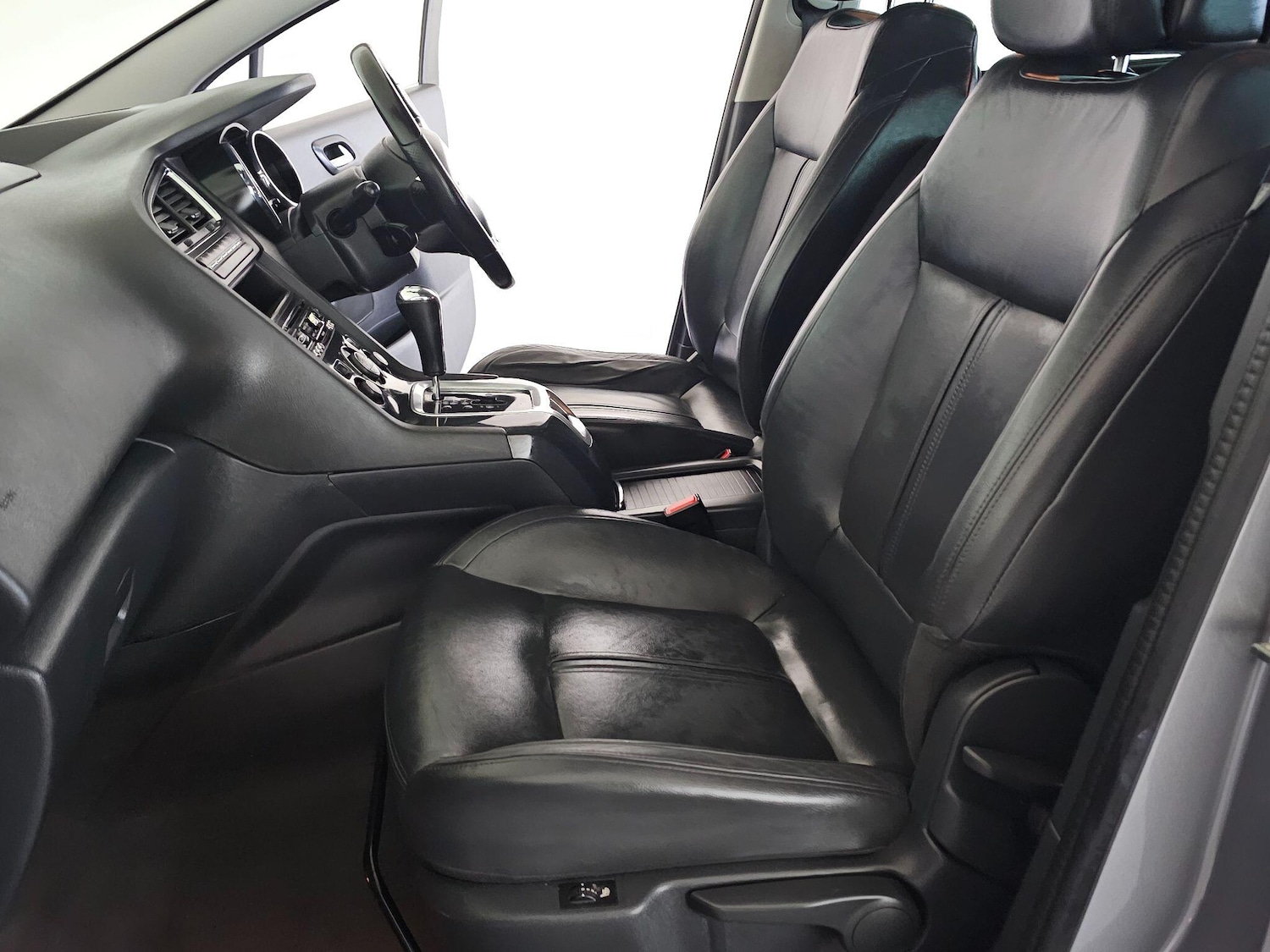 Used Peugeot 5008 2016 for sale - 76409448: Photo 26