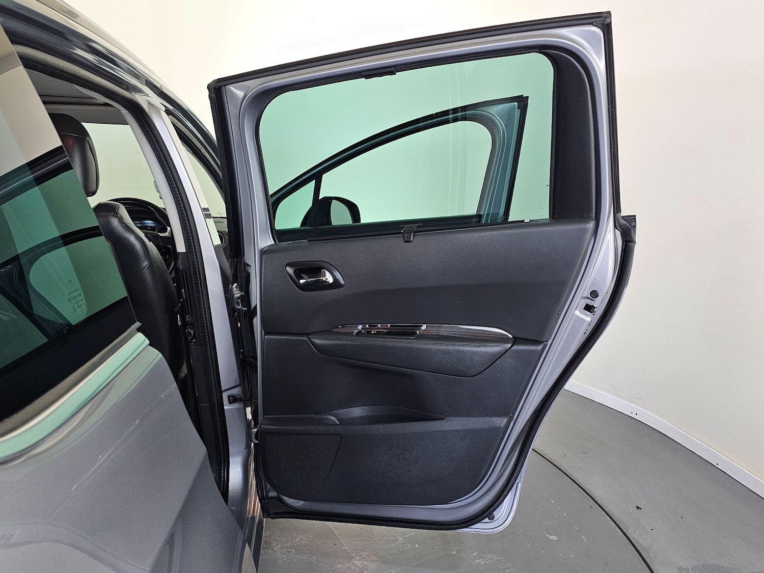 Used Peugeot 5008 2016 for sale - 76409448: Photo 27