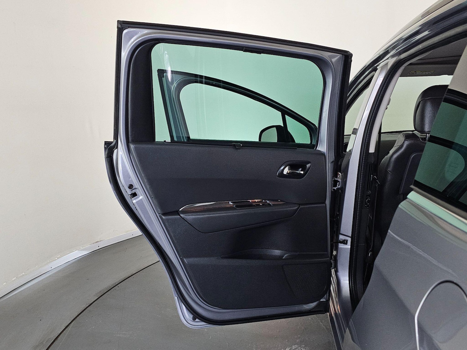 Used Peugeot 5008 2016 for sale - 76409448: Photo 30