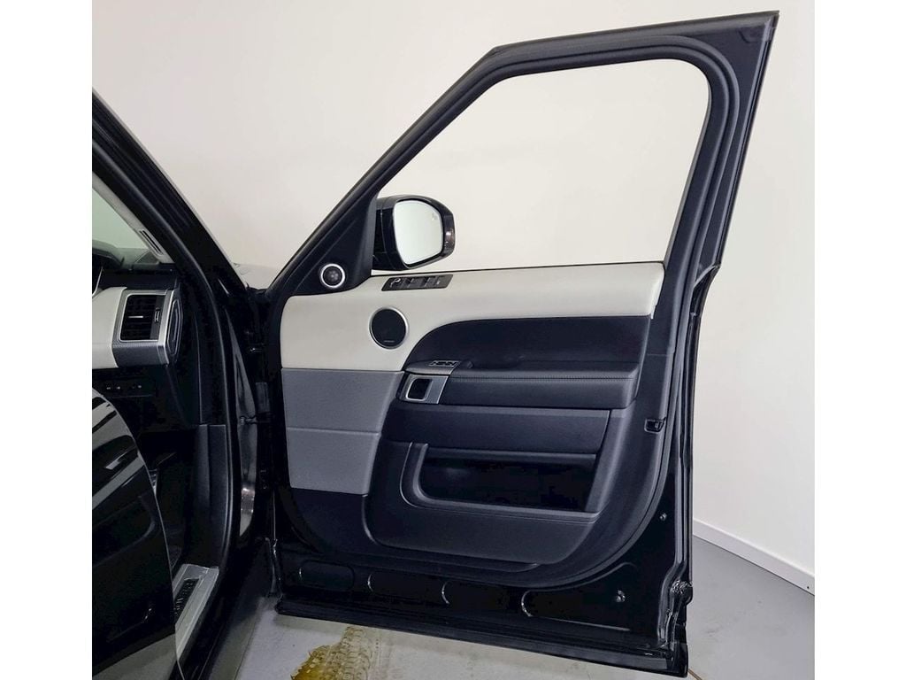 Used Land Rover Range Rover Sport 2017 for sale - 76408924: Photo 18