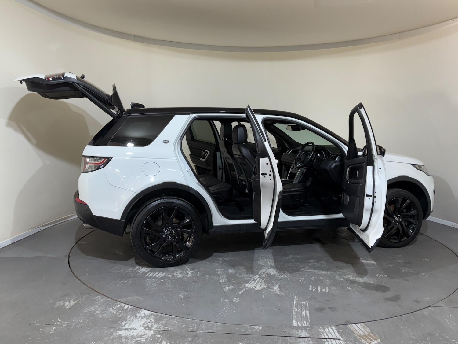 Used Land Rover Discovery Sport 2017 for sale - 76499973: Photo 16