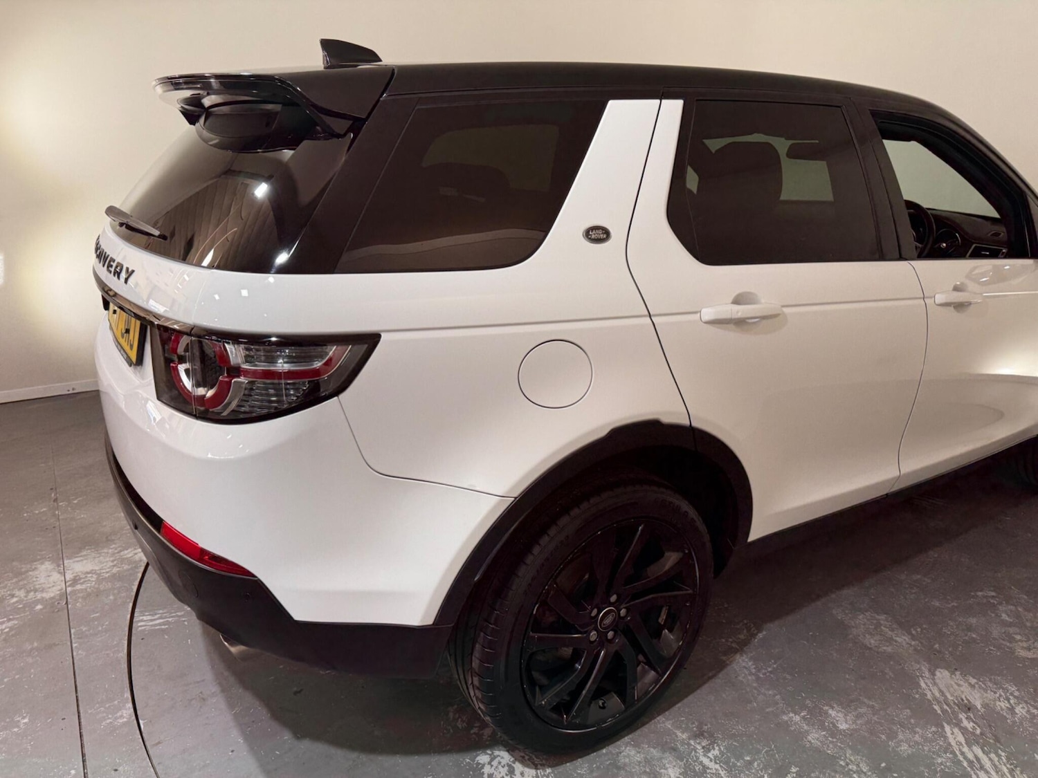 Used Land Rover Discovery Sport 2017 for sale - 76499973: Photo 17