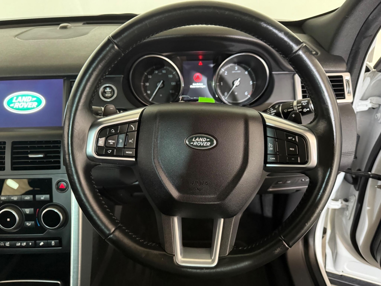 Used Land Rover Discovery Sport 2017 for sale - 76499973: Photo 28