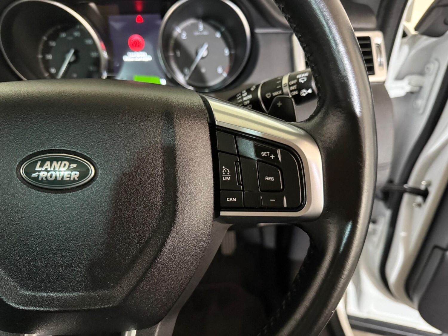 Used Land Rover Discovery Sport 2017 for sale - 76499973: Photo 29