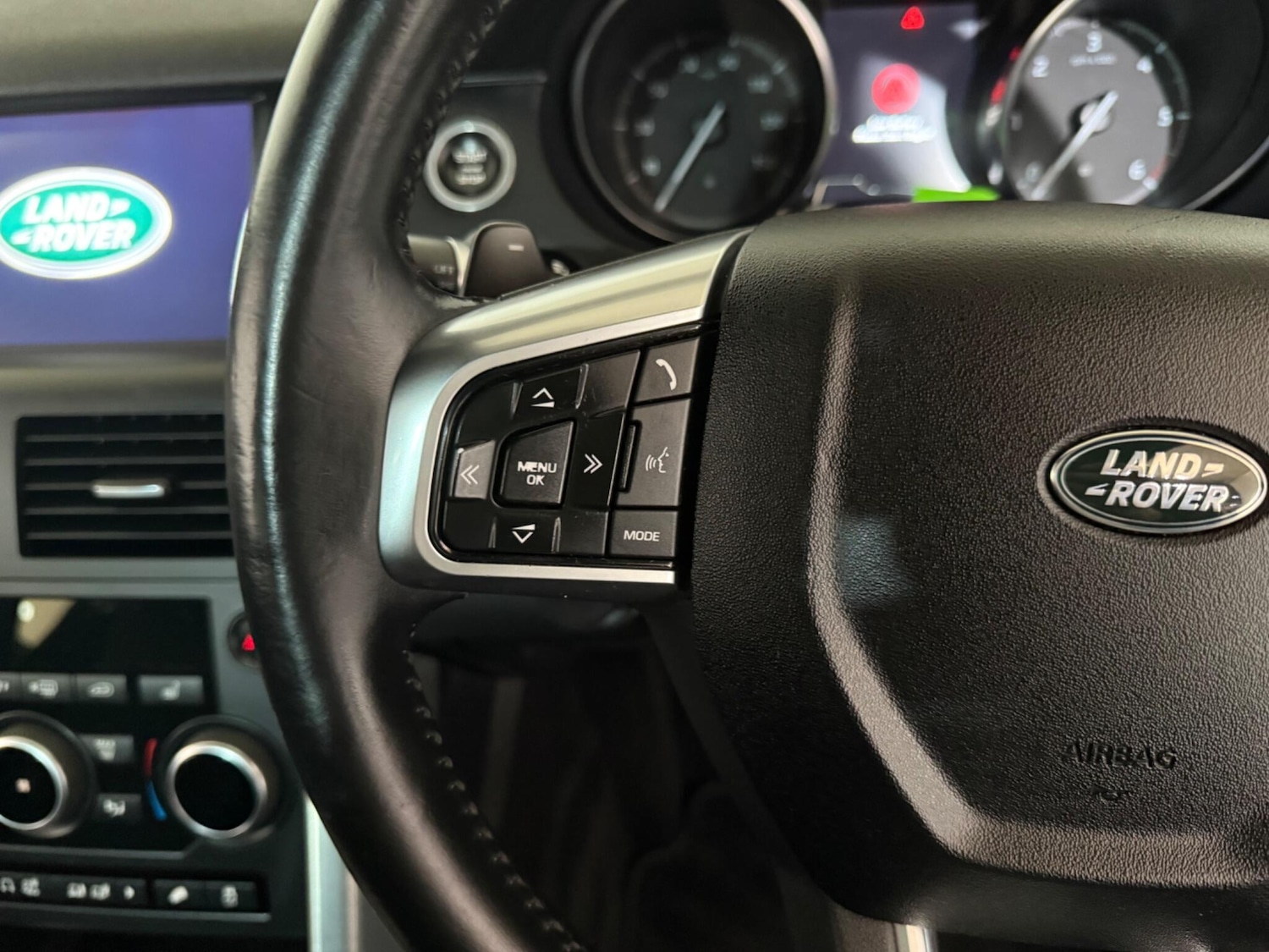 Used Land Rover Discovery Sport 2017 for sale - 76499973: Photo 31