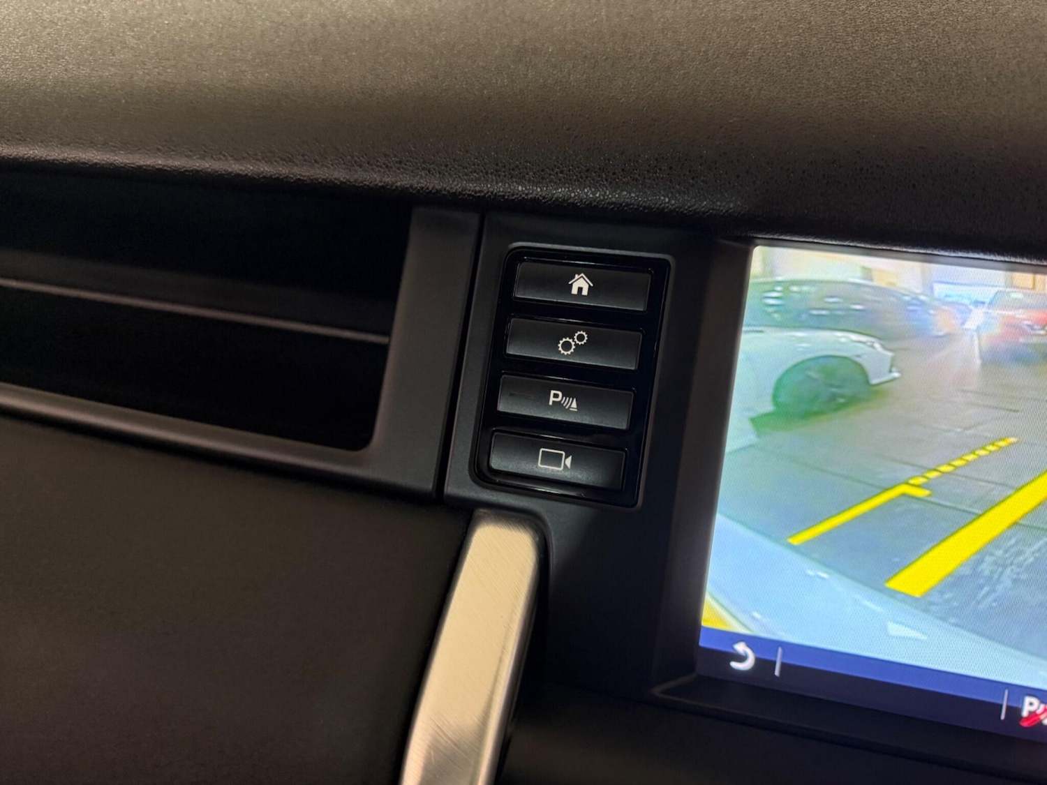 Used Land Rover Discovery Sport 2017 for sale - 76499973: Photo 42