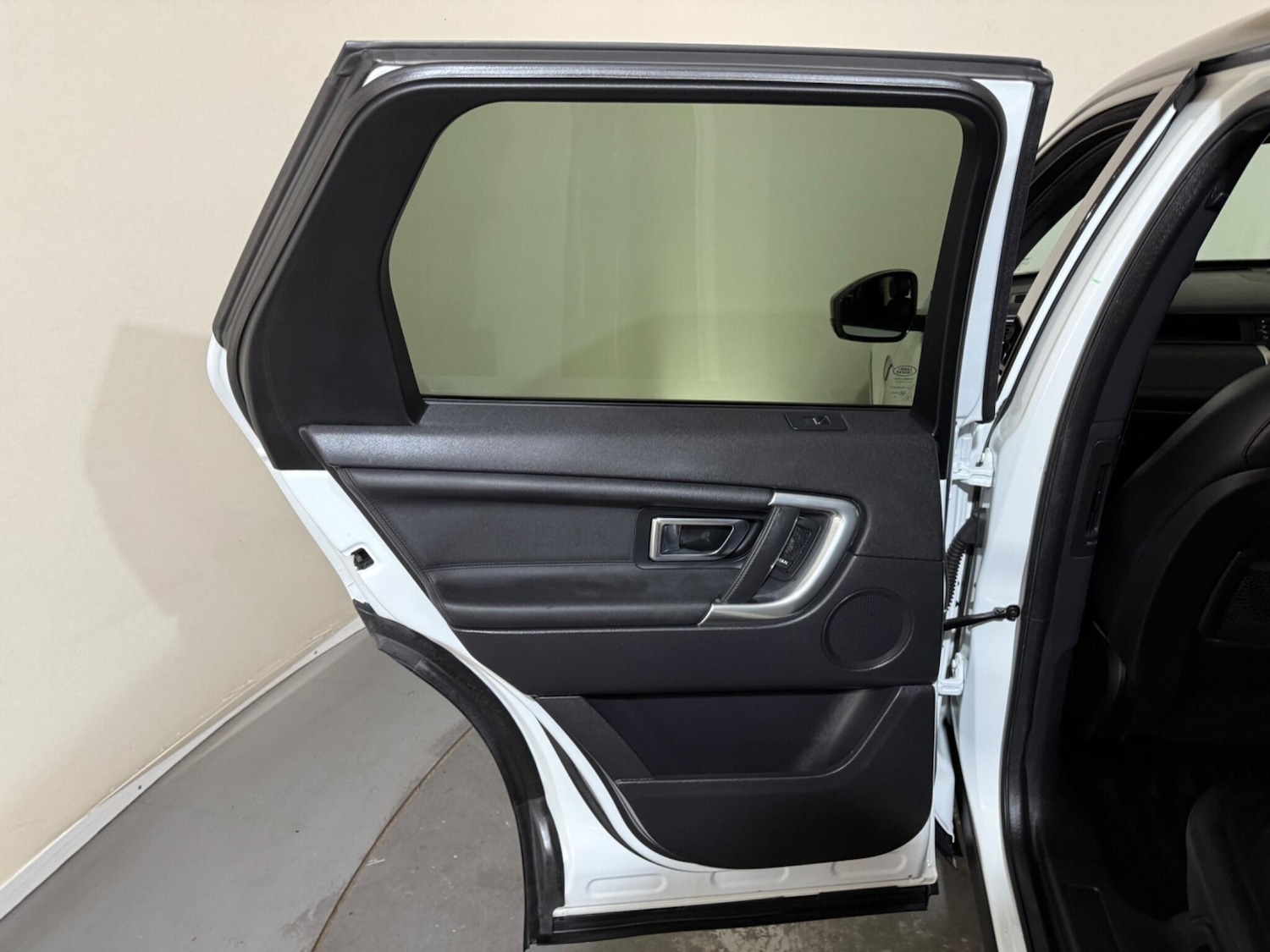 Used Land Rover Discovery Sport 2017 for sale - 76499973: Photo 64