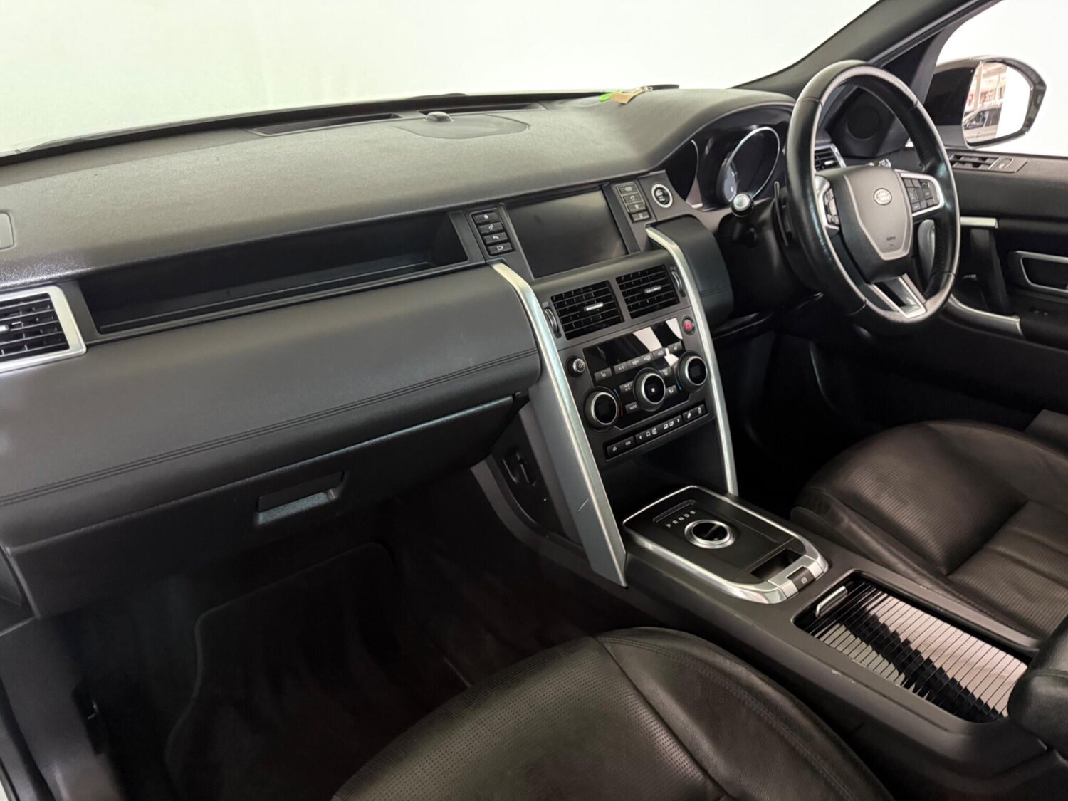 Used Land Rover Discovery Sport 2017 for sale - 76499973: Photo 74