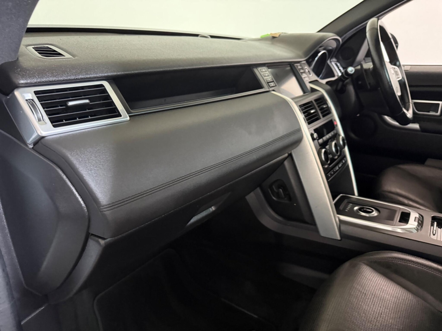 Used Land Rover Discovery Sport 2017 for sale - 76499973: Photo 78