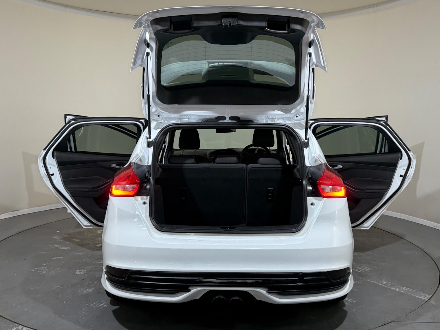 Used Ford Focus 2017 for sale - 76409559: Photo 12