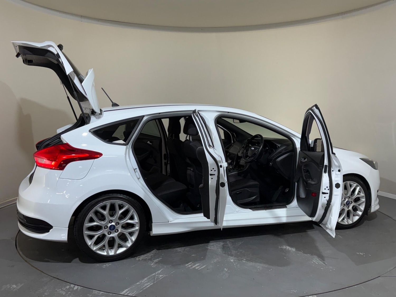 Used Ford Focus 2017 for sale - 76409559: Photo 14