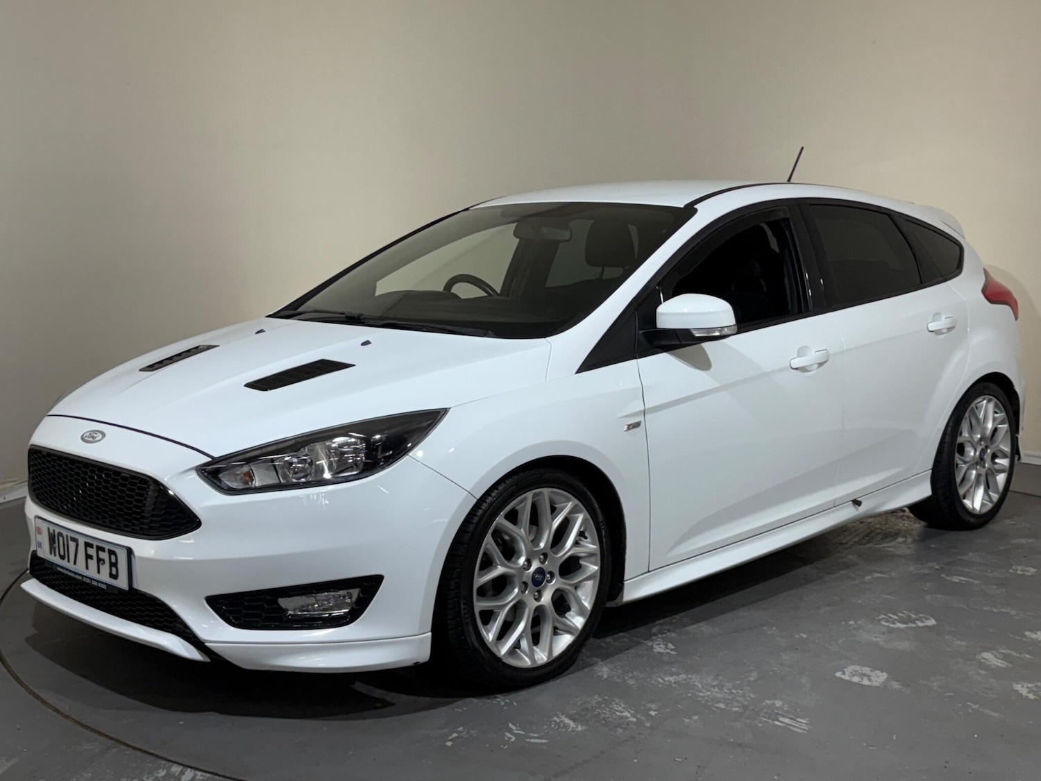 Used Ford Focus 2017 for sale - 76409559: Photo 3