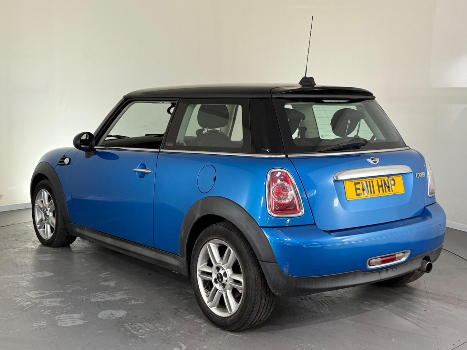 Used MINI Hatch 2011 for sale - 76987662: Photo 5