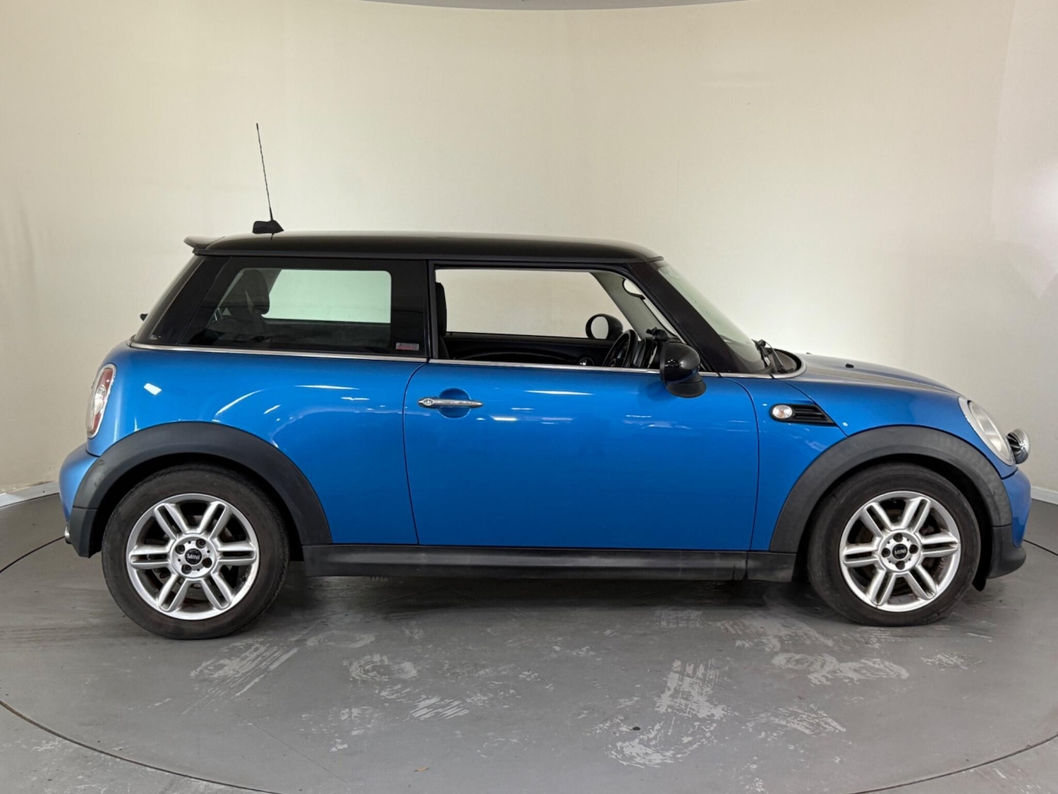 Used MINI Hatch 2011 for sale - 76987662: Photo 8