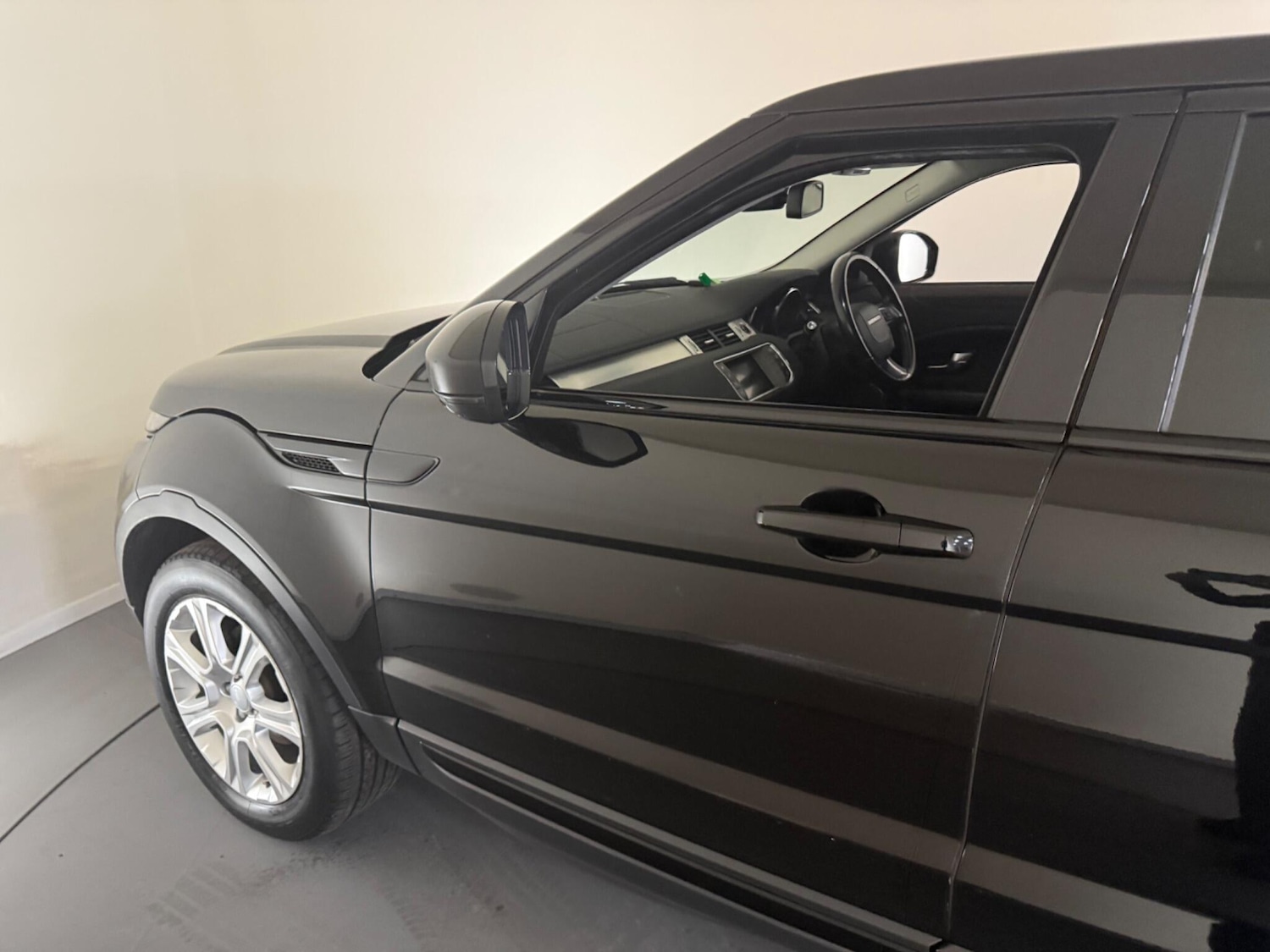 Used Land Rover Range Rover Evoque 2018 for sale - 76409094: Photo 56