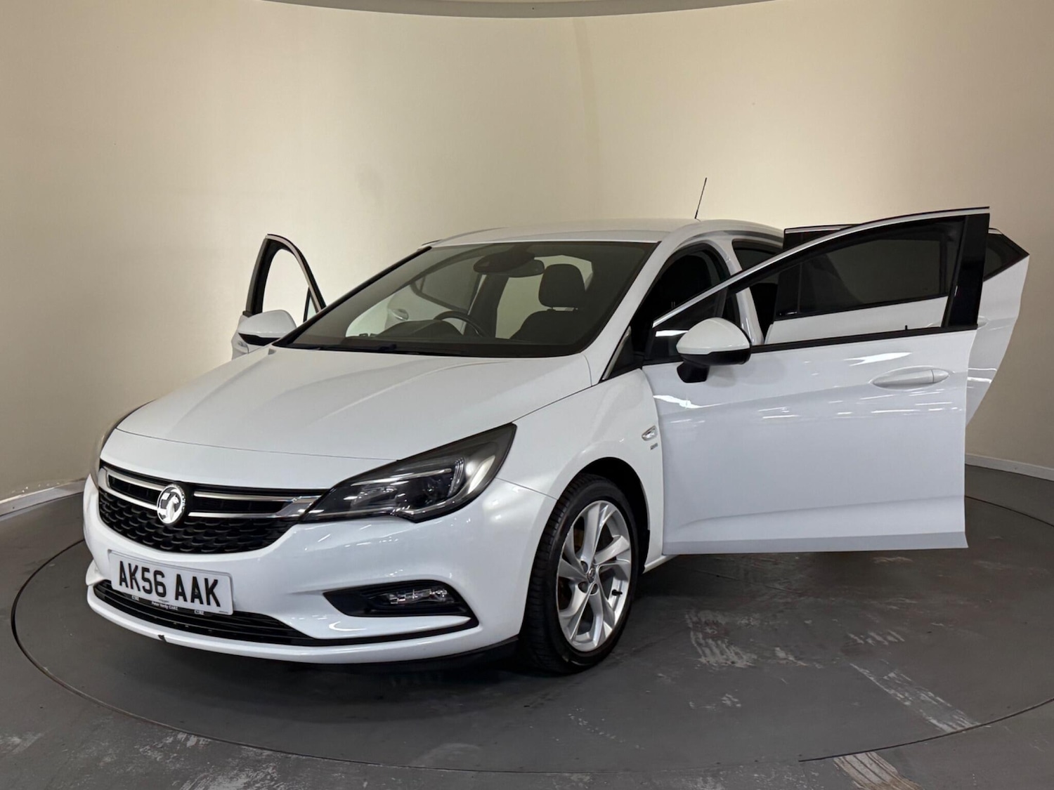 Used Vauxhall Astra 2017 for sale - 76408781: Photo 10