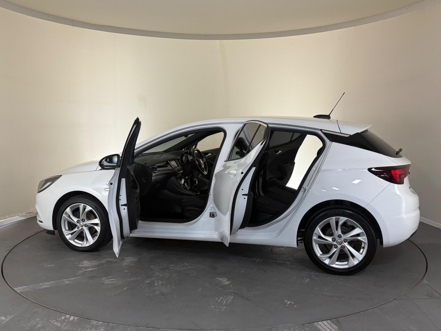 Used Vauxhall Astra 2017 for sale - 76408781: Photo 11