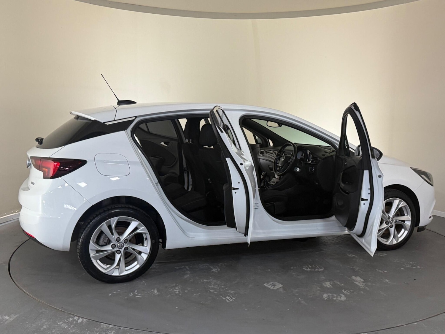 Used Vauxhall Astra 2017 for sale - 76408781: Photo 13