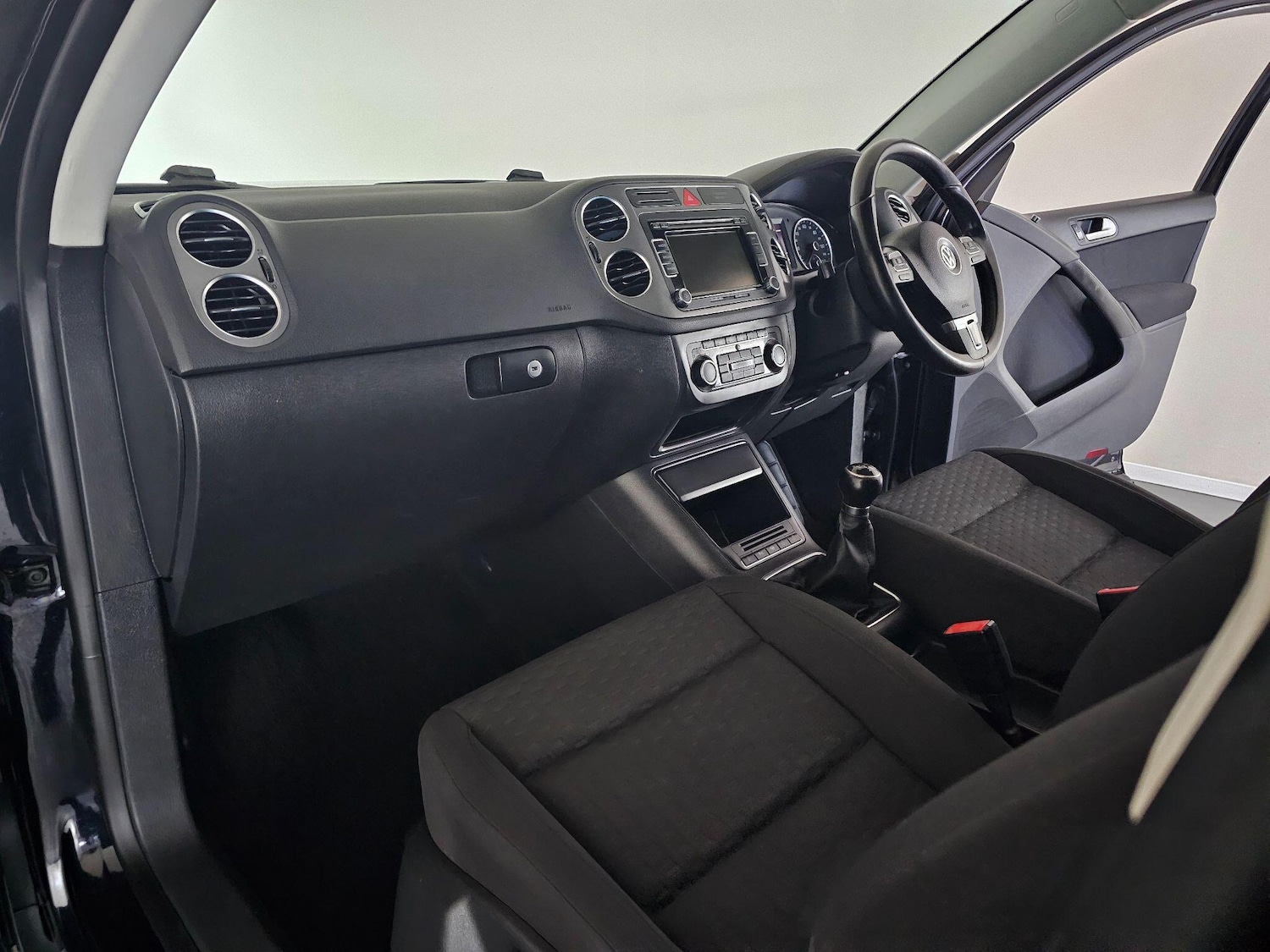 Used Volkswagen Tiguan 2011 for sale - 76409524: Photo 23