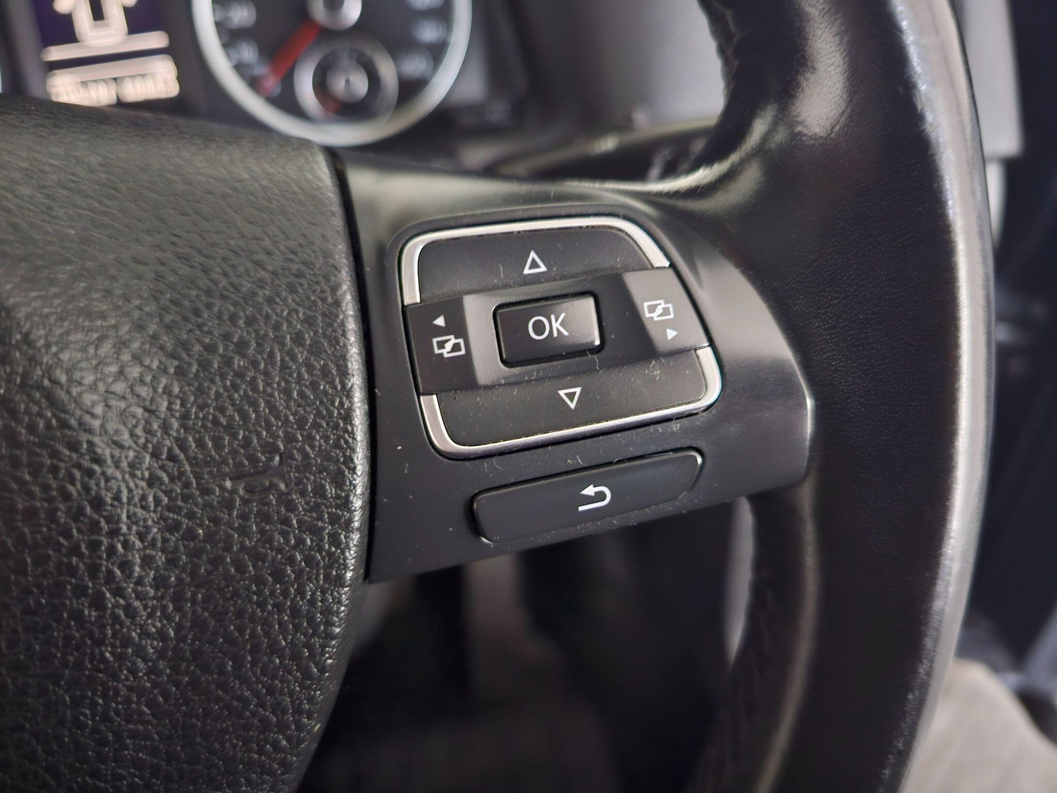 Used Volkswagen Tiguan 2011 for sale - 76409524: Photo 35