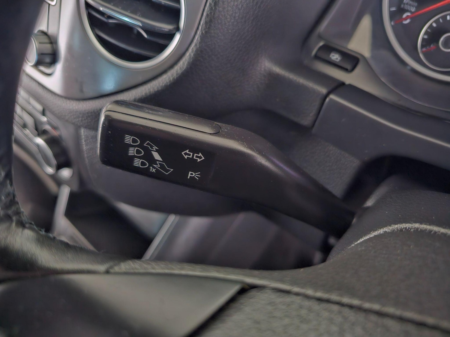 Used Volkswagen Tiguan 2011 for sale - 76409524: Photo 37