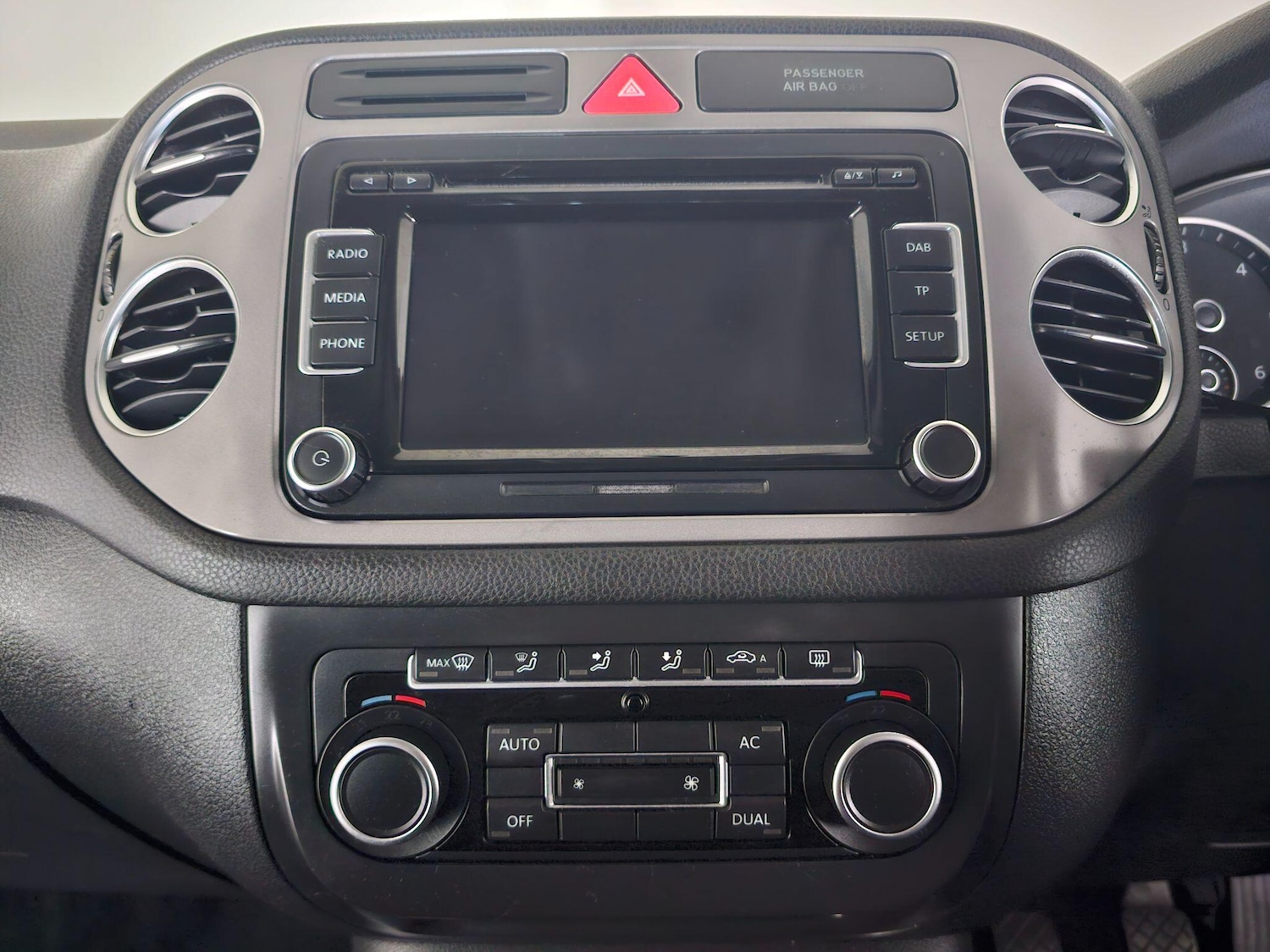 Used Volkswagen Tiguan 2011 for sale - 76409524: Photo 38