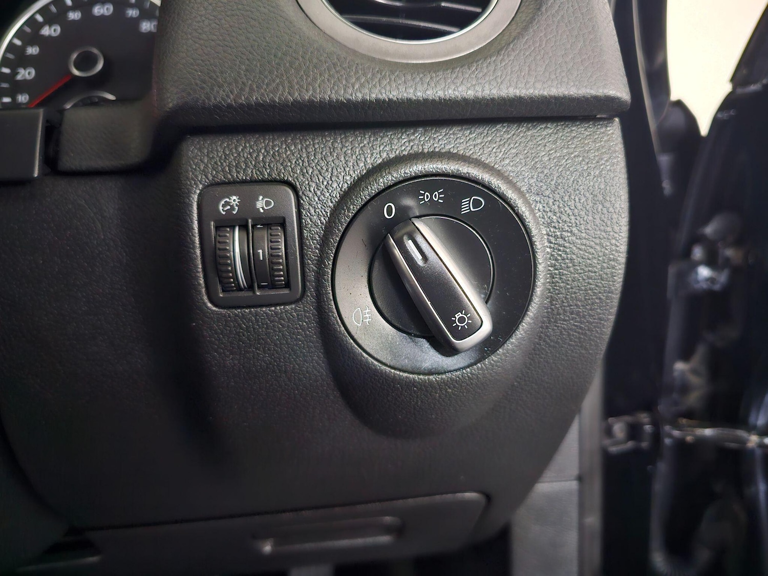 Used Volkswagen Tiguan 2011 for sale - 76409524: Photo 42