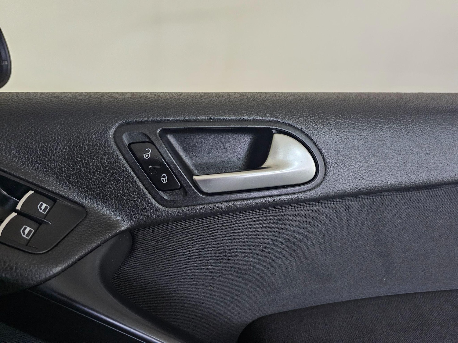 Used Volkswagen Tiguan 2011 for sale - 76409524: Photo 44