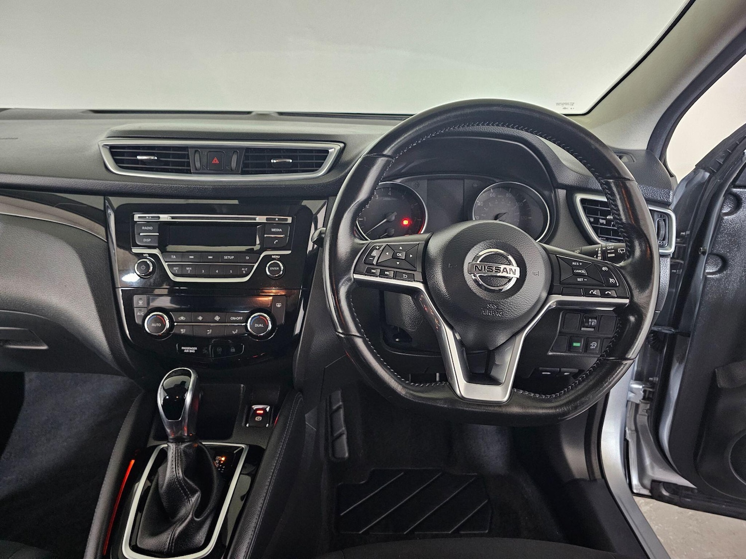 Used Nissan Qashqai 2018 for sale - 76825033: Photo 32