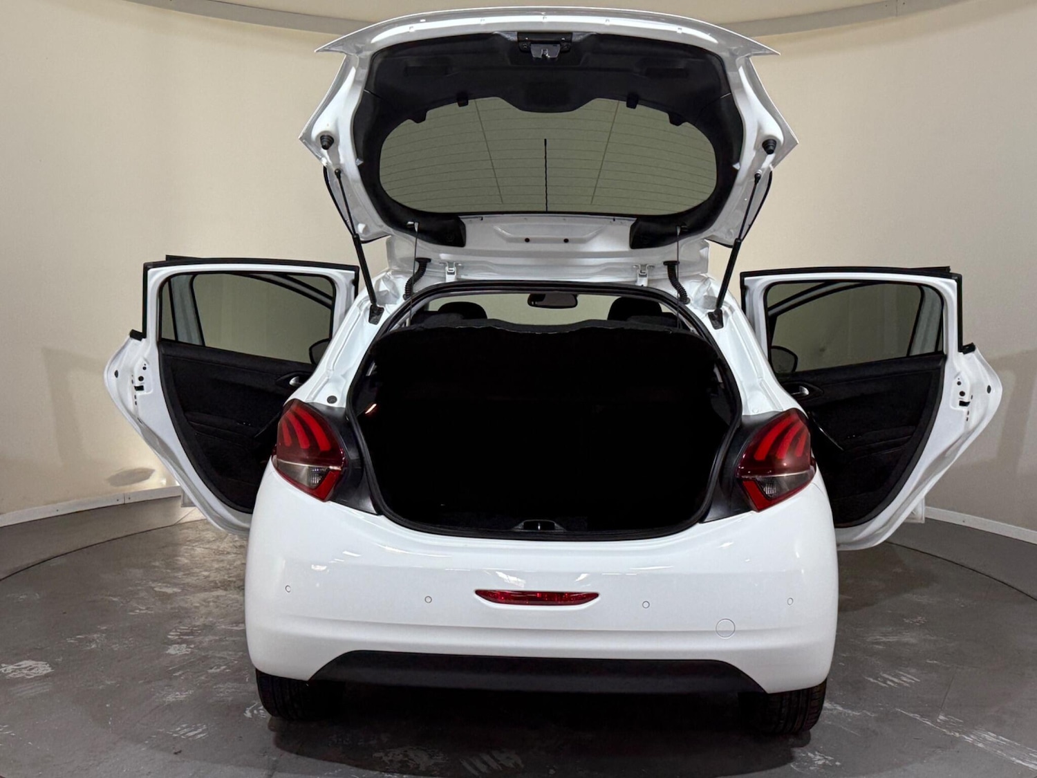 Used Peugeot 208 2018 for sale - 76360859: Photo 12