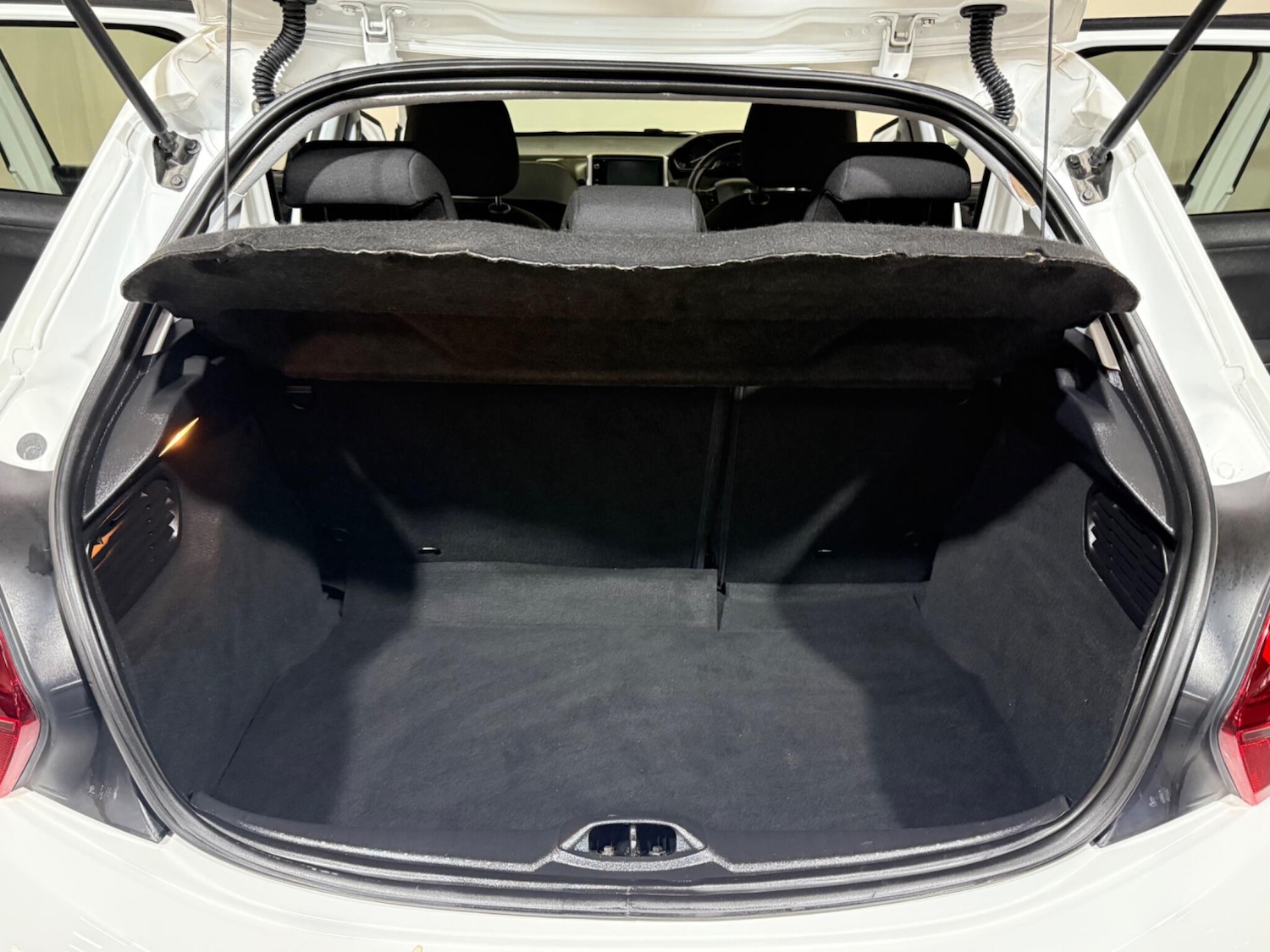 Used Peugeot 208 2018 for sale - 76360859: Photo 13