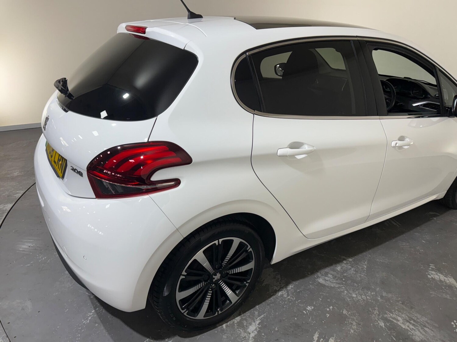 Used Peugeot 208 2018 for sale - 76360859: Photo 15