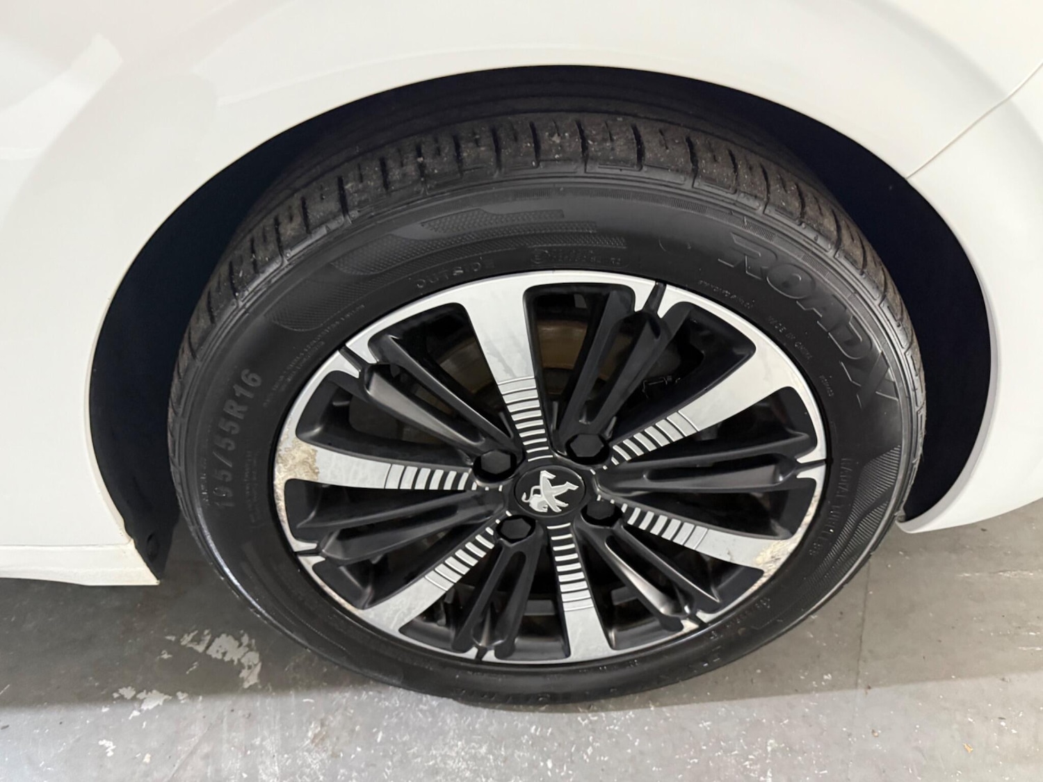 Used Peugeot 208 2018 for sale - 76360859: Photo 18