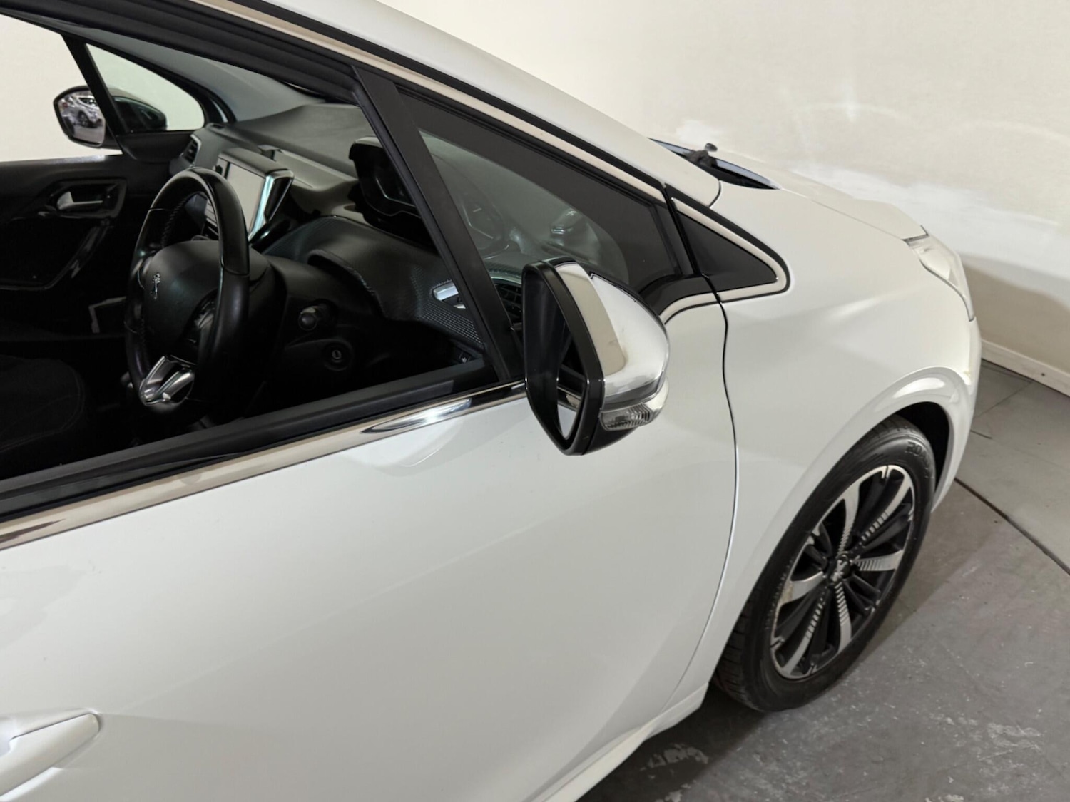 Used Peugeot 208 2018 for sale - 76360859: Photo 19