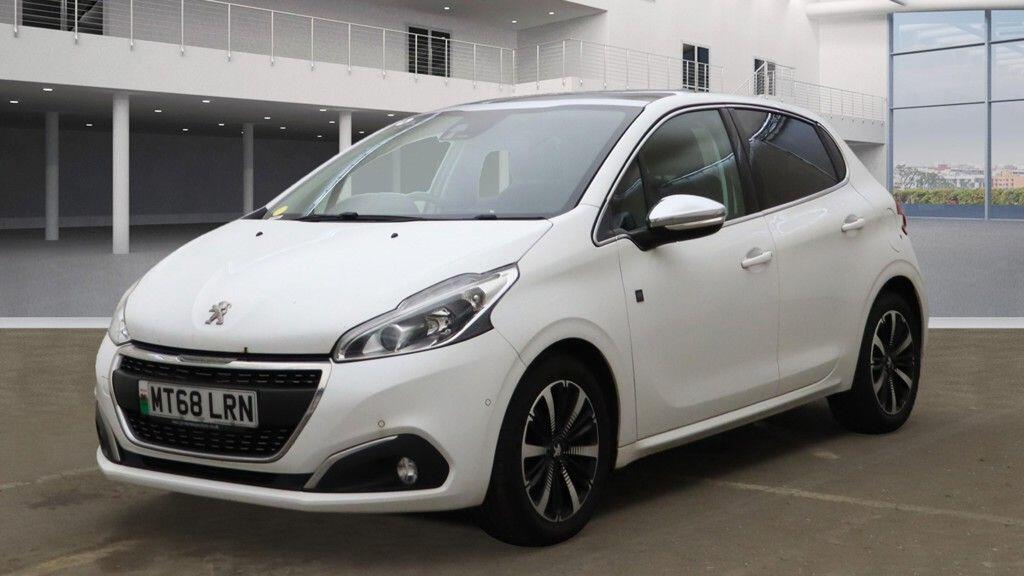 Used Peugeot 208 2018 for sale - 76360859: Photo 2