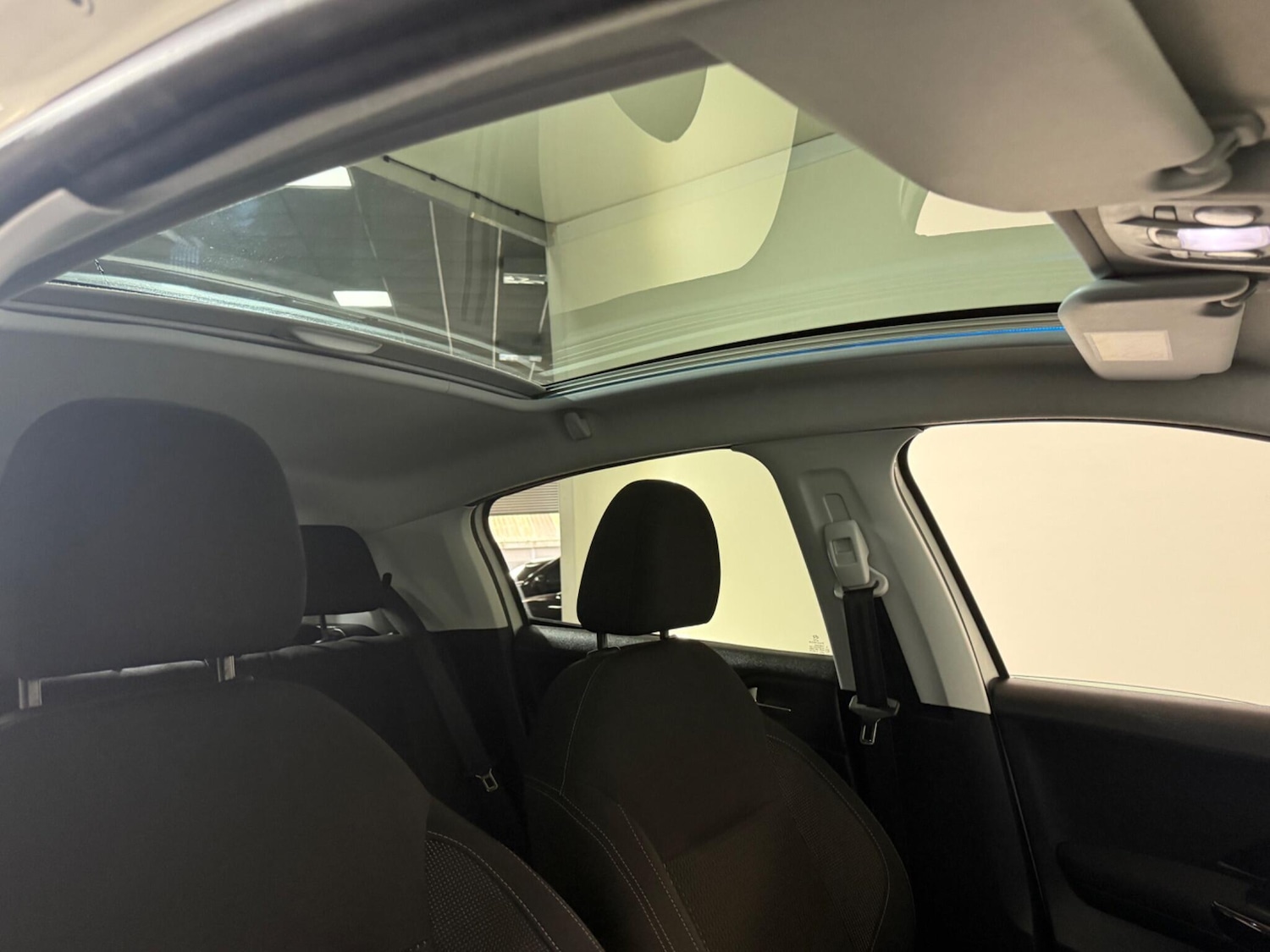 Used Peugeot 208 2018 for sale - 76360859: Photo 24