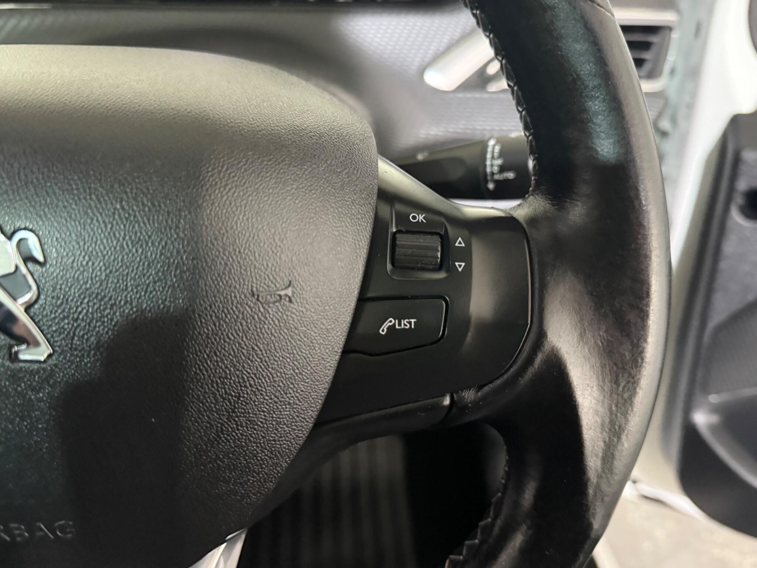 Used Peugeot 208 2018 for sale - 76360859: Photo 28