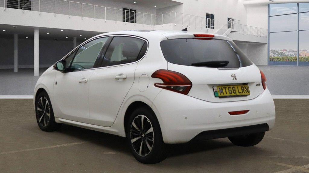 Used Peugeot 208 2018 for sale - 76360859: Photo 3