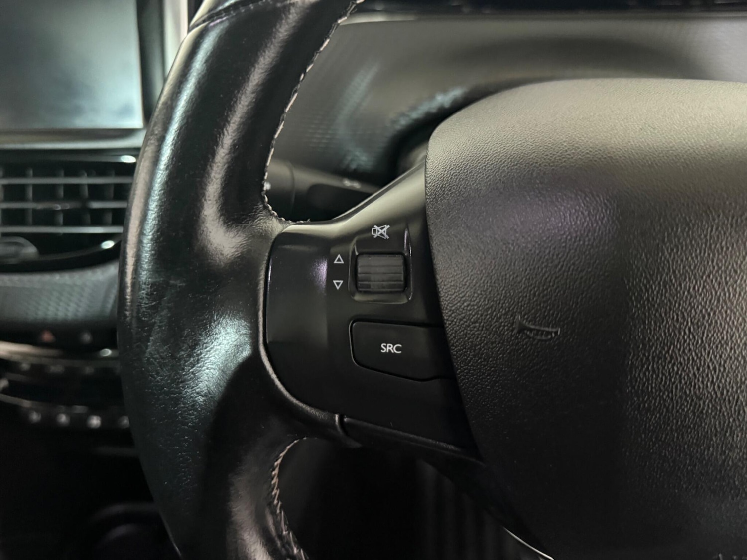 Used Peugeot 208 2018 for sale - 76360859: Photo 30