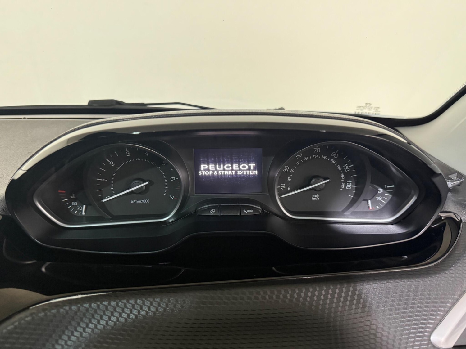 Used Peugeot 208 2018 for sale - 76360859: Photo 32