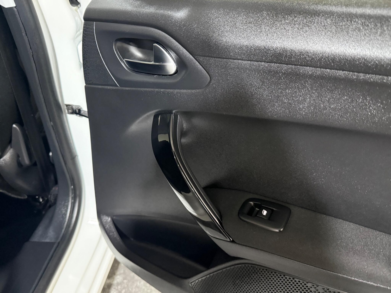 Used Peugeot 208 2018 for sale - 76360859: Photo 46