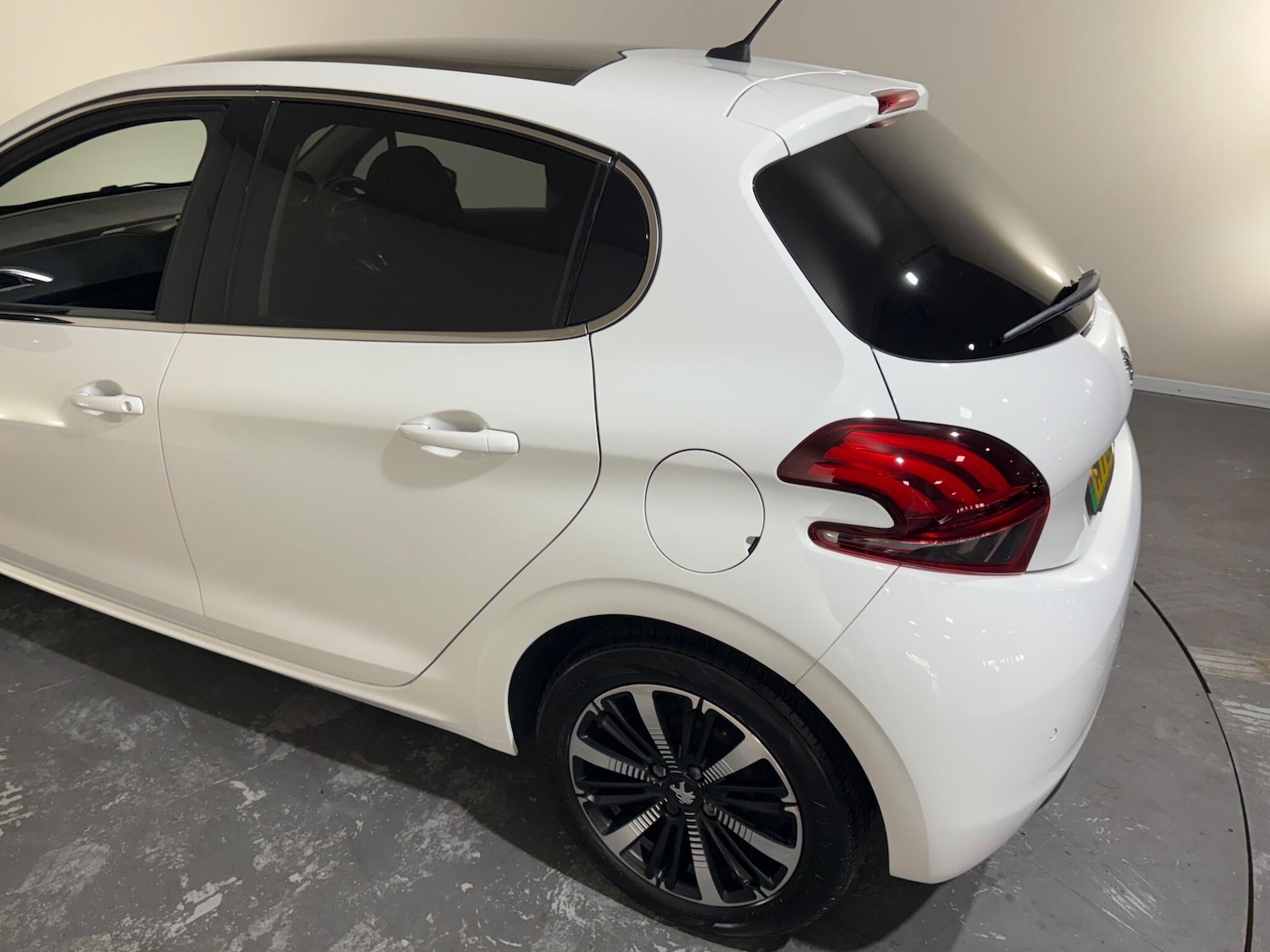 Used Peugeot 208 2018 for sale - 76360859: Photo 54