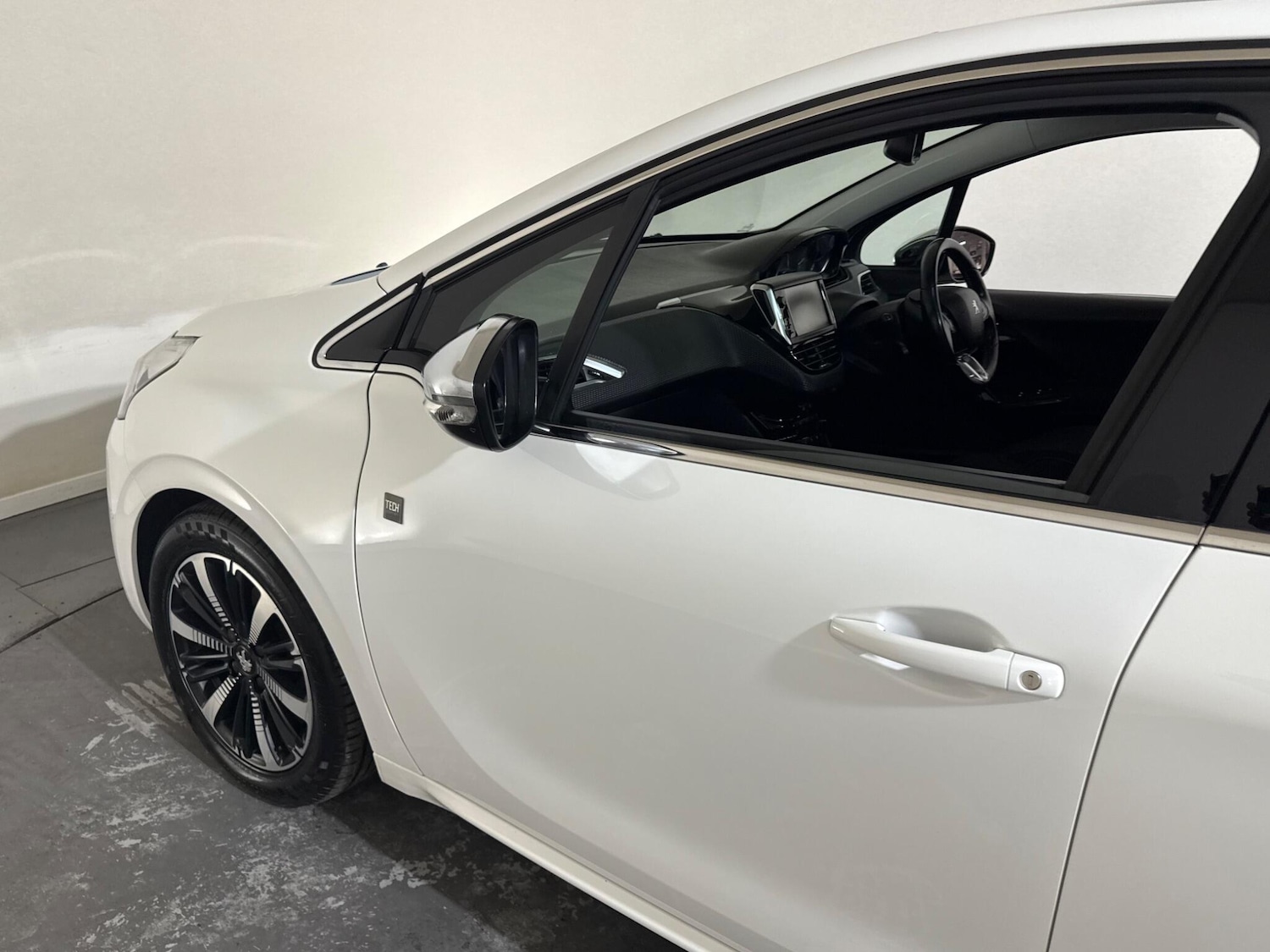 Used Peugeot 208 2018 for sale - 76360859: Photo 55