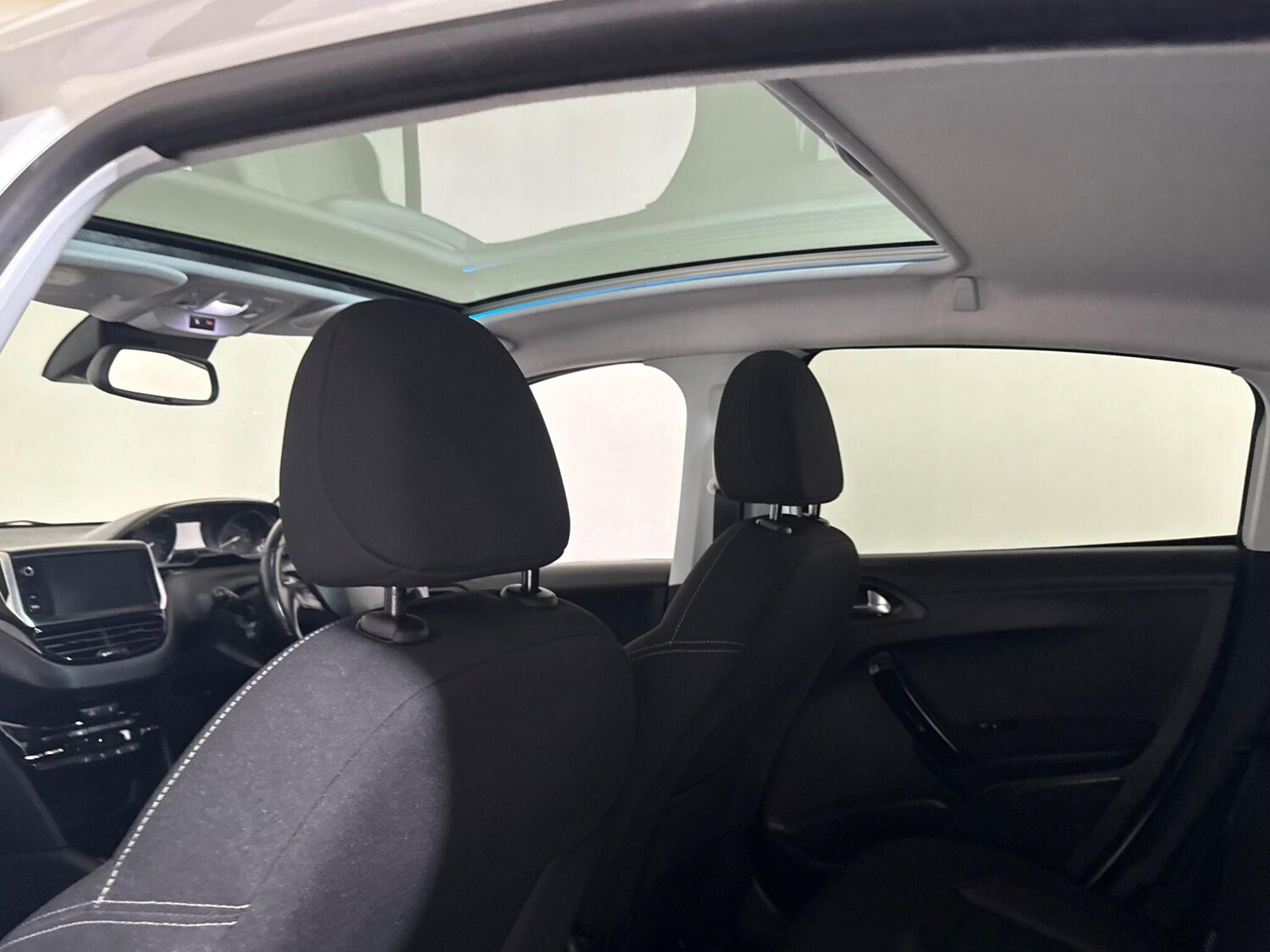 Used Peugeot 208 2018 for sale - 76360859: Photo 64