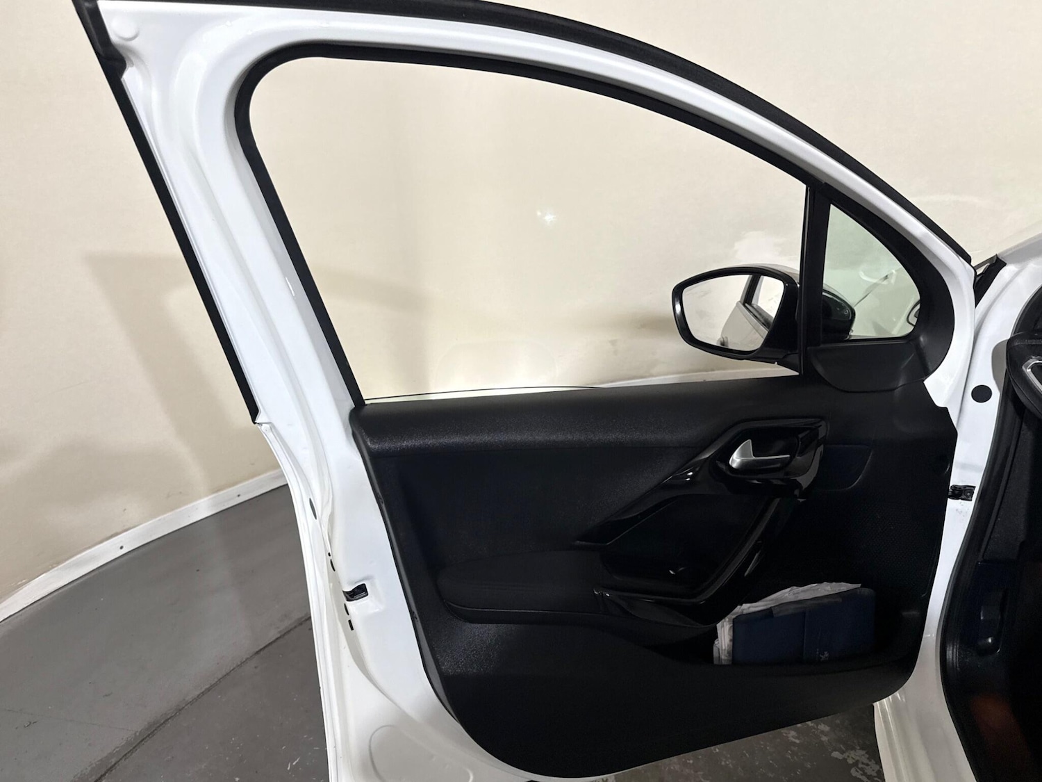 Used Peugeot 208 2018 for sale - 76360859: Photo 65