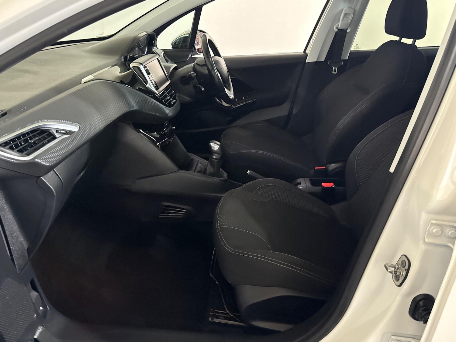 Used Peugeot 208 2018 for sale - 76360859: Photo 67