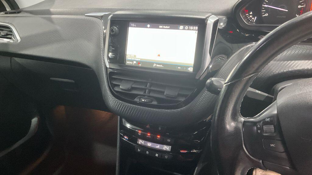 Used Peugeot 208 2018 for sale - 76360859: Photo 7