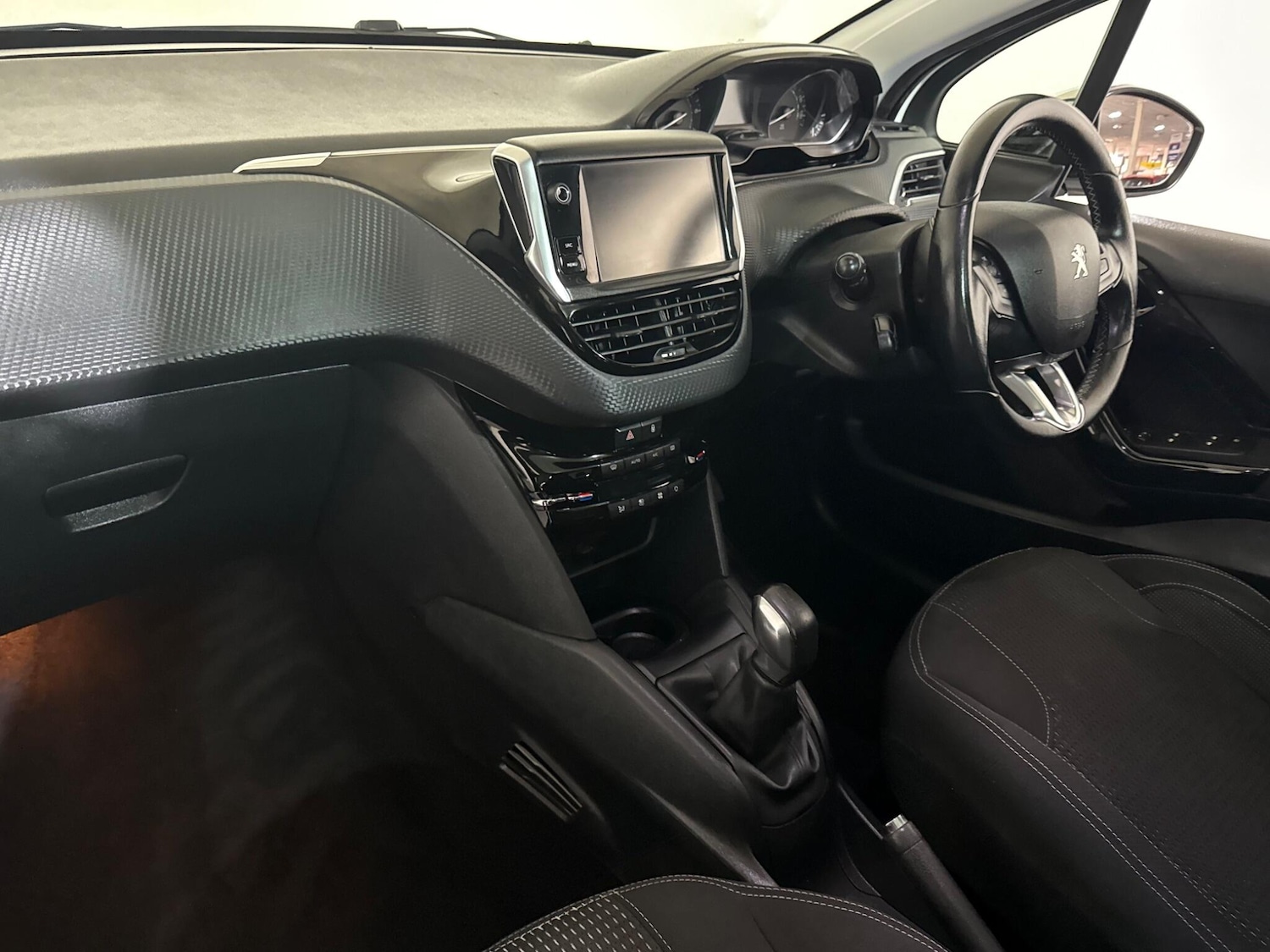 Used Peugeot 208 2018 for sale - 76360859: Photo 70