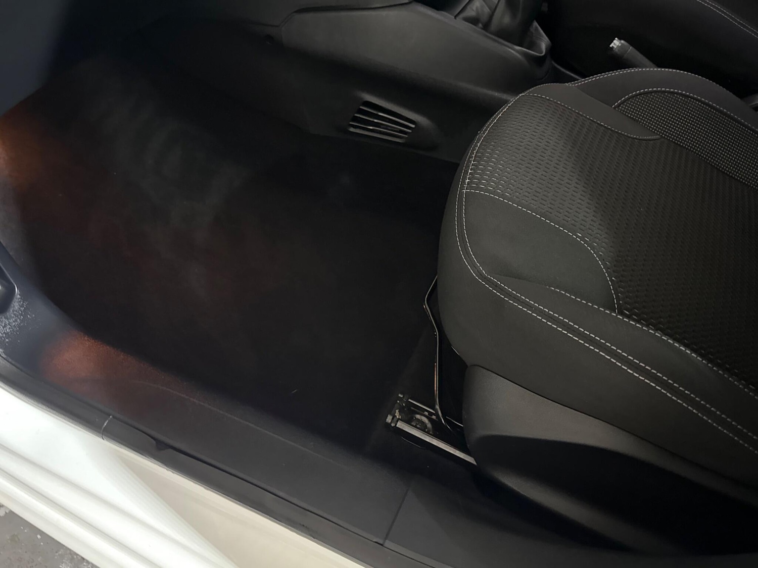 Used Peugeot 208 2018 for sale - 76360859: Photo 72